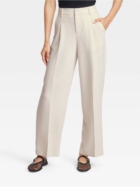 High Rise Straight Leg Pleated Trousers - Small (4R) / Off-White